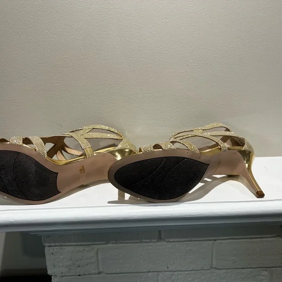 Marc Fisher Nala gold heels size 11 - Picture 6 of 7